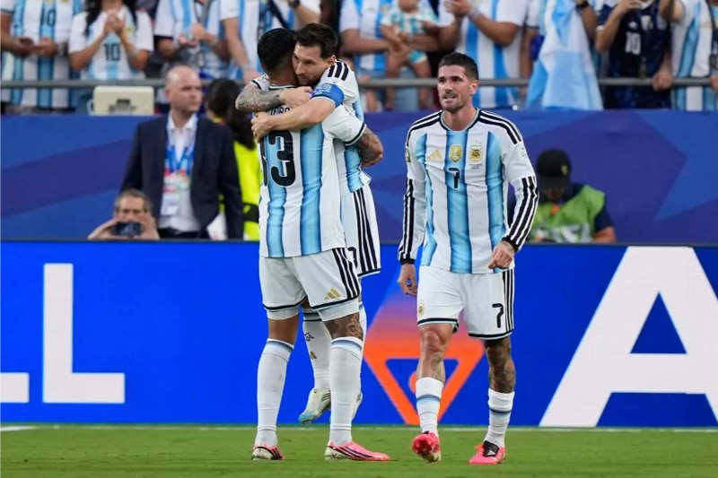 ĐT Argentina dành sự tôn trọng tuyệt đối cho Messi