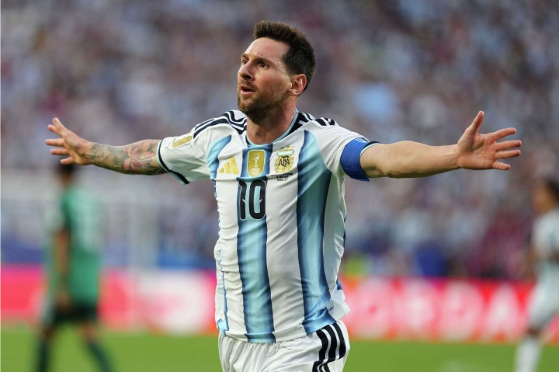 Yamal hết lời ca ngợi Messi