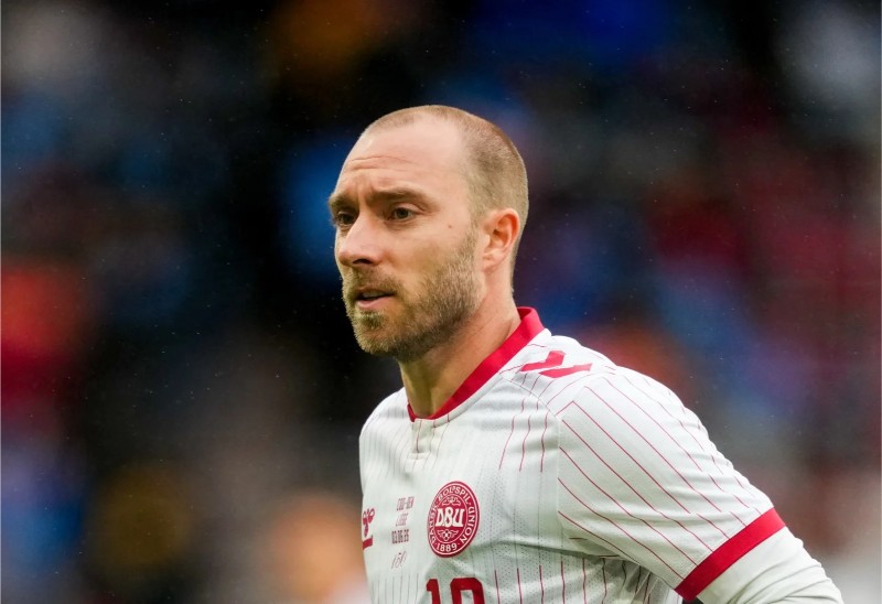 Người hâm mộ khắp nơi cầu nguyện cho Christian Eriksen