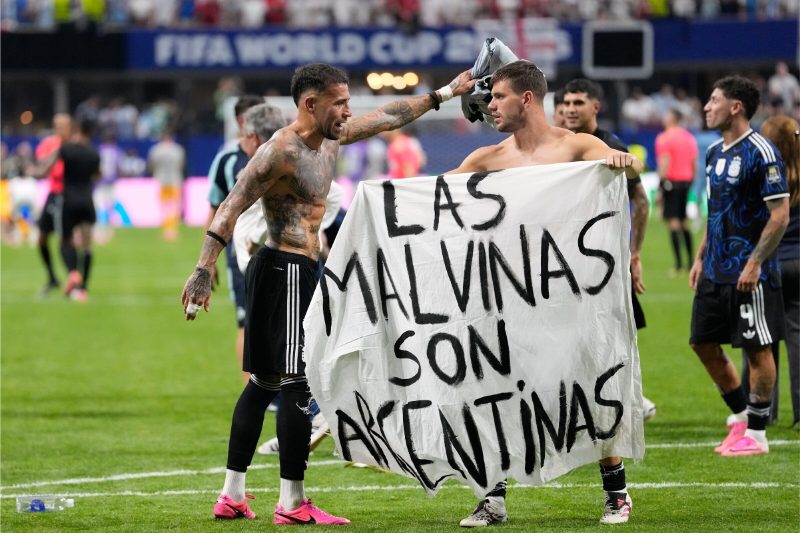 FIFA điều tra biểu ngữ của Argentina