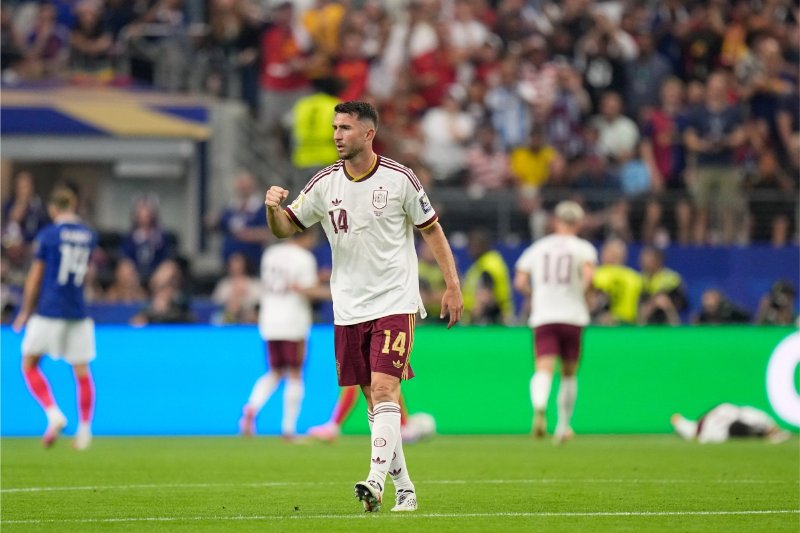 Laporte tố trọng tài thiên vị Argentina
