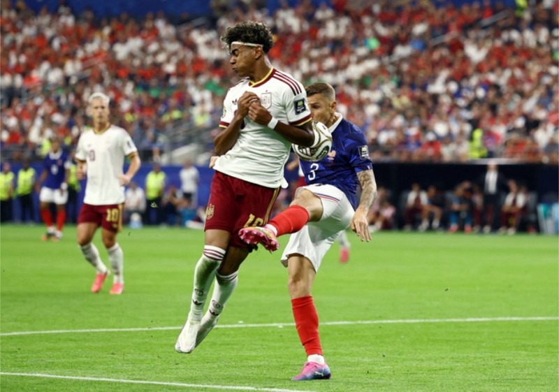 Les Bleus bất lực trước La Roja